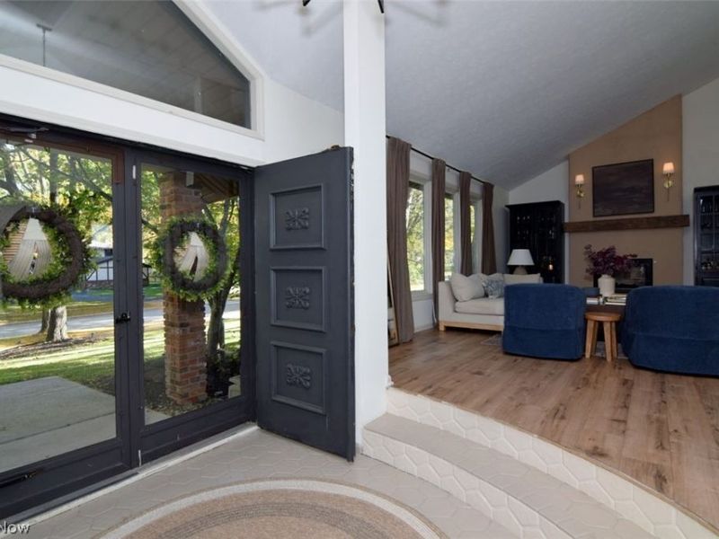 25436 Halburton Road, Beachwood, OH 44122 Photo 2