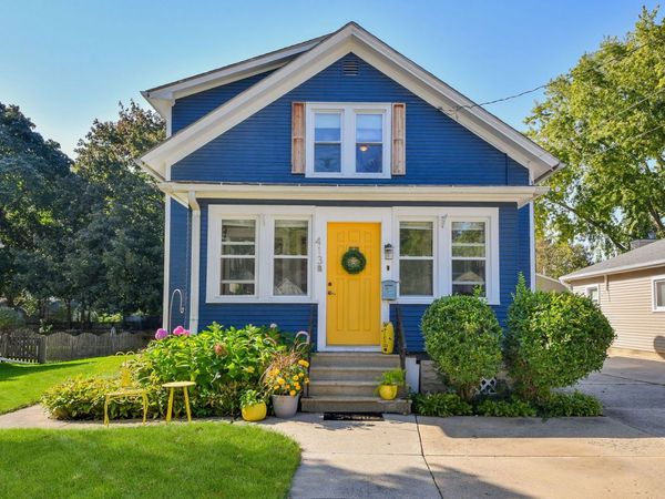 413 S Prairie Street , Batavia, IL 60510