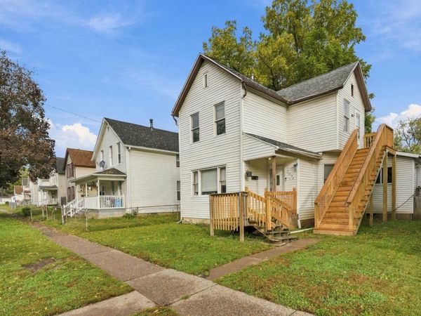 1828 W 6th Street , Davenport, IA 52802