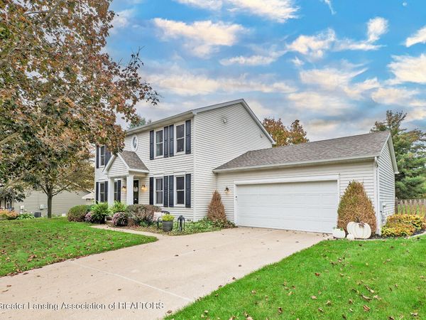 745 Tanbark Drive, Dimondale, MI 48821
