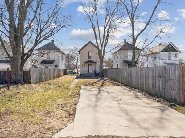 274 E Barthman , Columbus, OH 43207