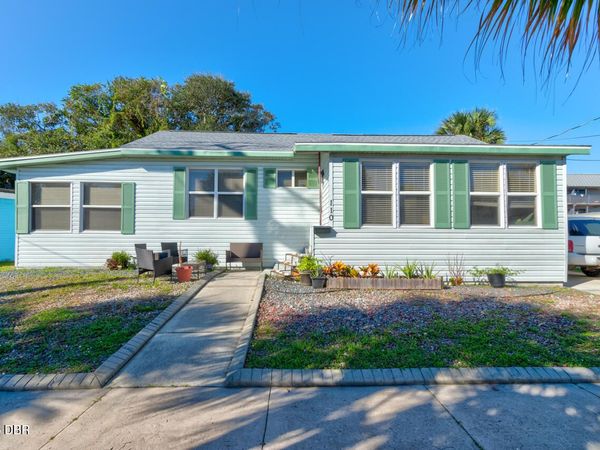 110 S Hollywood Avenue, Daytona Beach, FL 32118