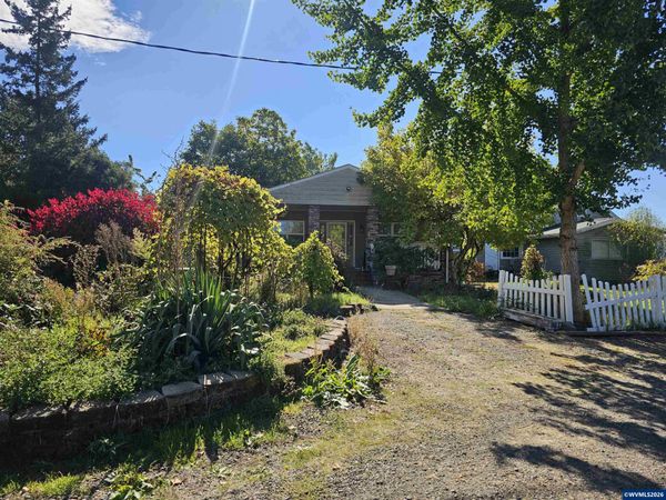 32697 S Meridian Rd, Woodburn, OR 97071