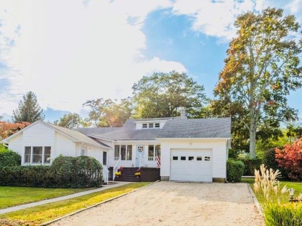 24 Lavender Road , Rocky Point, NY 11778
