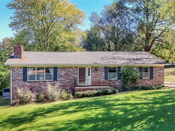 2804 N Erie Avenue , Russellville, AR 72802