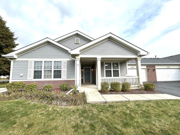 15952 Buckner Pond Way, Crest Hill, IL 60403