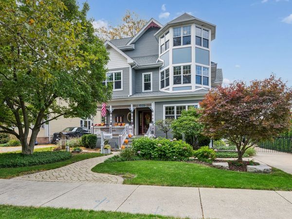 6883 W Hobart Avenue, Chicago, IL 60631