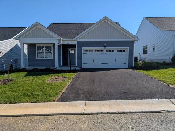 7402 King's Pointe DR , Fairlawn, VA 24141