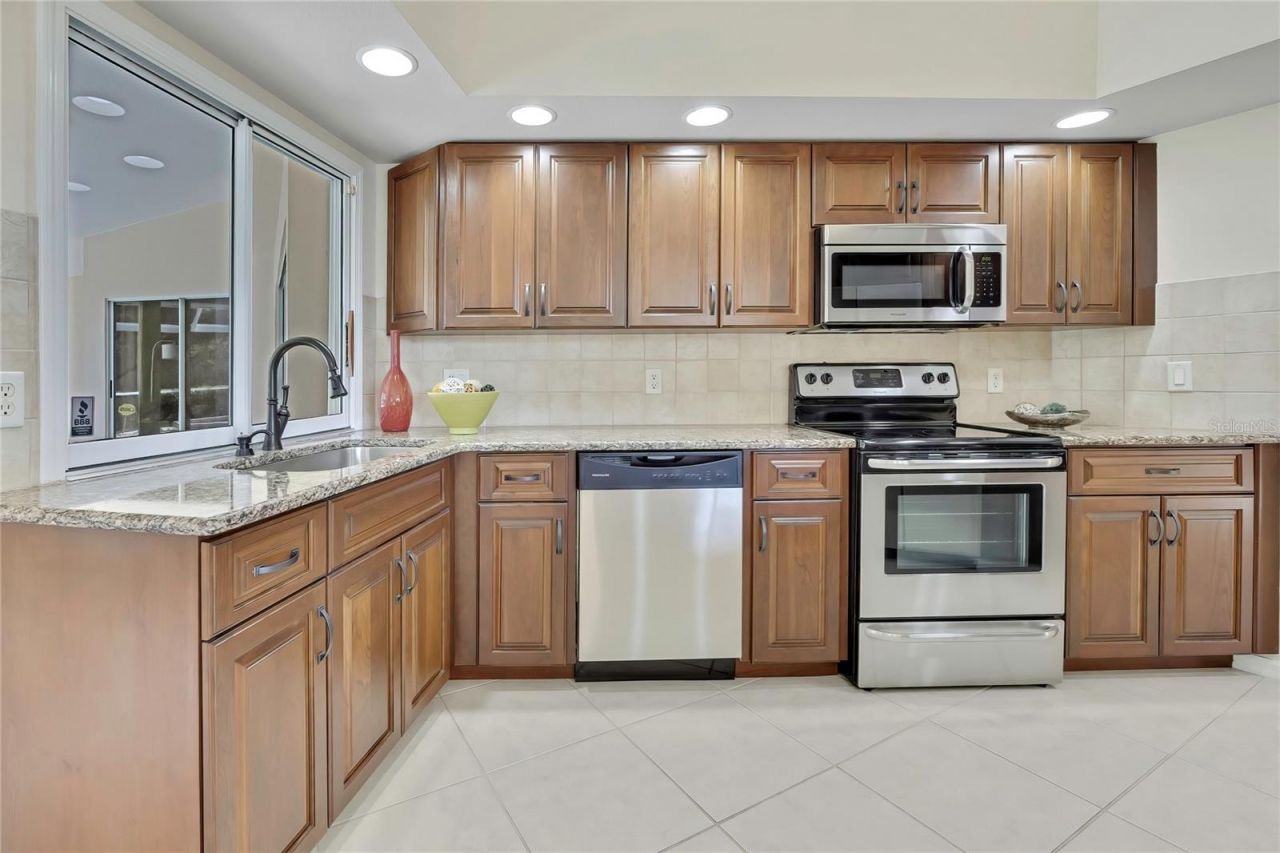 75 W Cypress Boulevard, Homosassa, FL 34446 Photo