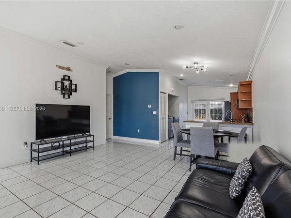 3355 W 68th St, Unit 128, Hialeah, FL 33018