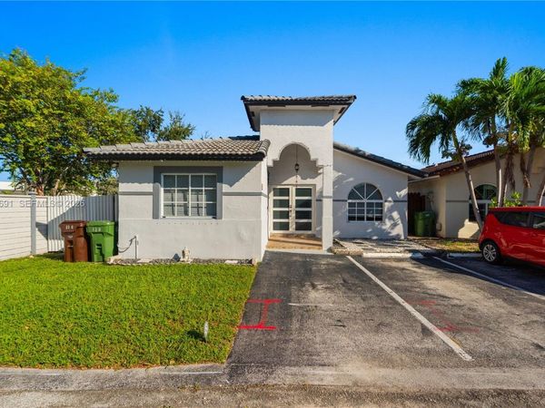 3355 W 68th St, Unit 128, Hialeah, FL 33018
