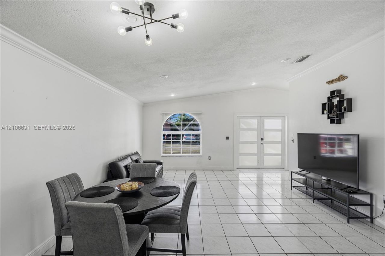3355 W 68th St, Unit 128, Hialeah, FL 33018 Photo