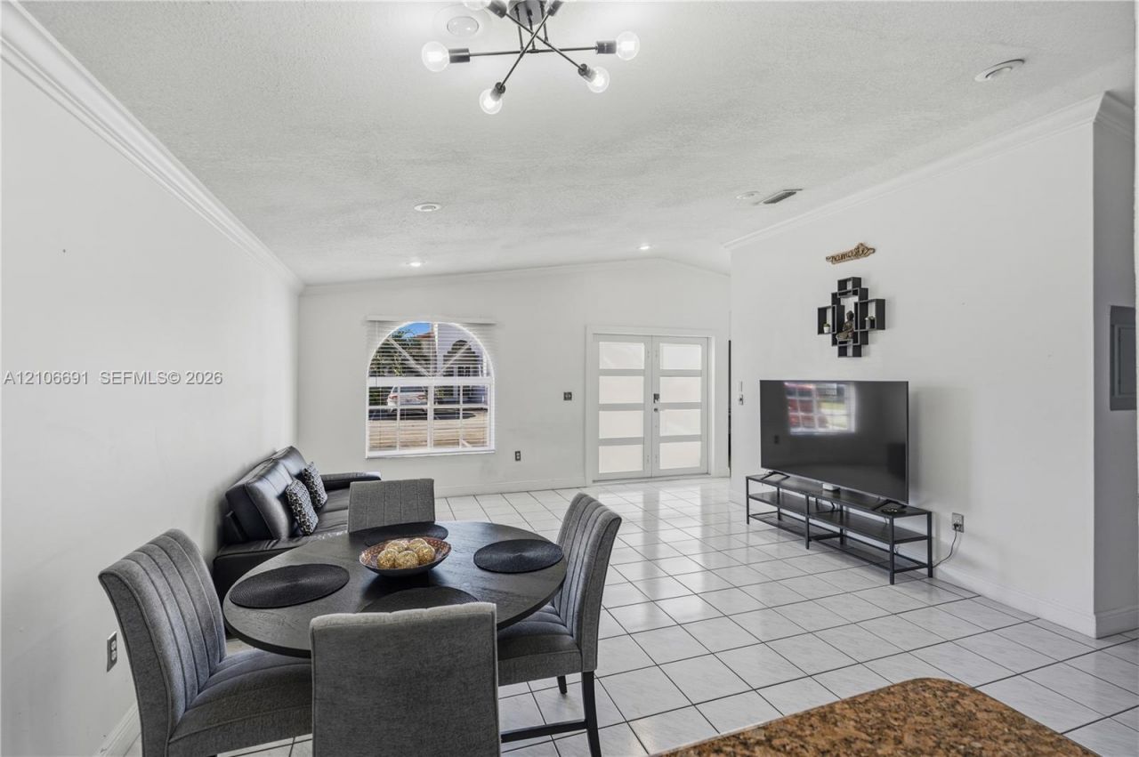 3355 W 68th St, Unit 128, Hialeah, FL 33018 Photo