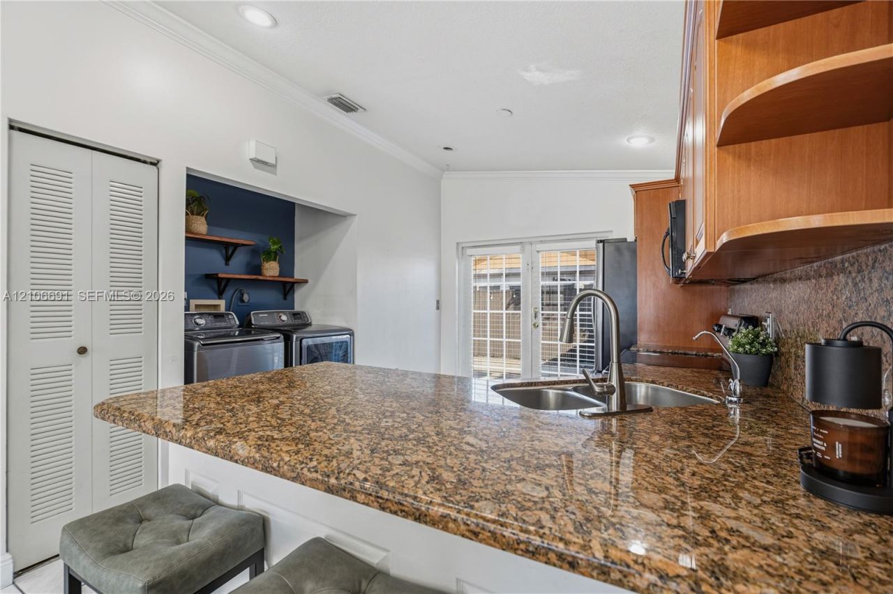 3355 W 68th St, Unit 128, Hialeah, FL 33018 Photo