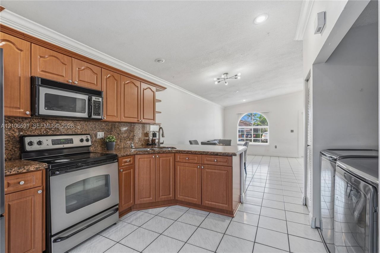 3355 W 68th St, Unit 128, Hialeah, FL 33018 Photo