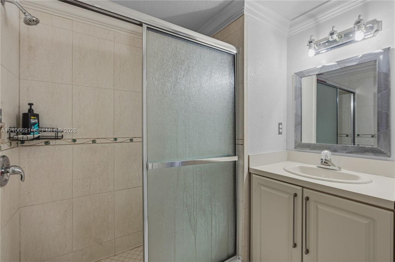 3355 W 68th St, Unit 128, Hialeah, FL 33018 Photo
