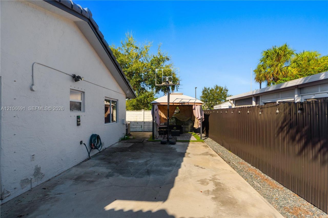 3355 W 68th St, Unit 128, Hialeah, FL 33018 Photo