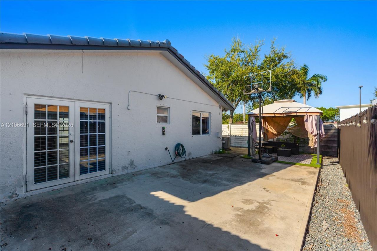 3355 W 68th St, Unit 128, Hialeah, FL 33018 Photo