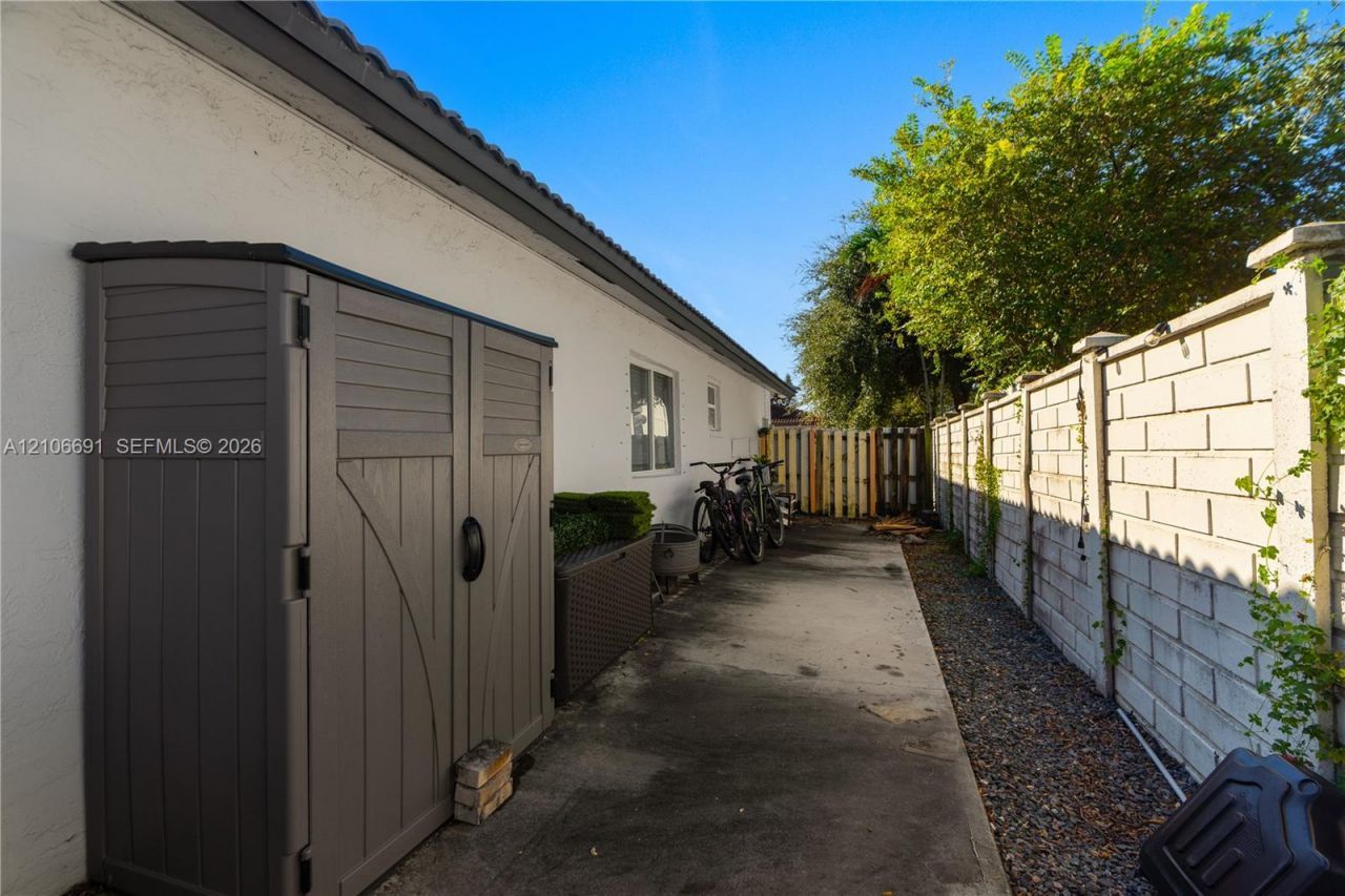 3355 W 68th St, Unit 128, Hialeah, FL 33018 Photo