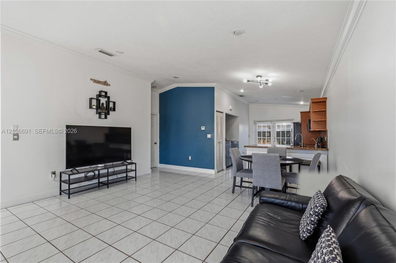3355 W 68th St, Unit 128, Hialeah, FL 33018 Photo