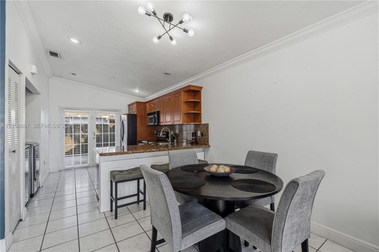 3355 W 68th St, Unit 128, Hialeah, FL 33018 Photo