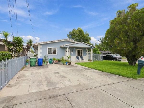 2090 SW 70th Ave , Miami, FL 33155