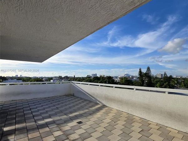 900 SW 8th St , Unit 504, Miami, FL 33130