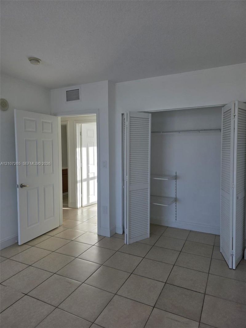 900 SW 8th St , Unit 504, Miami, FL 33130 Photo