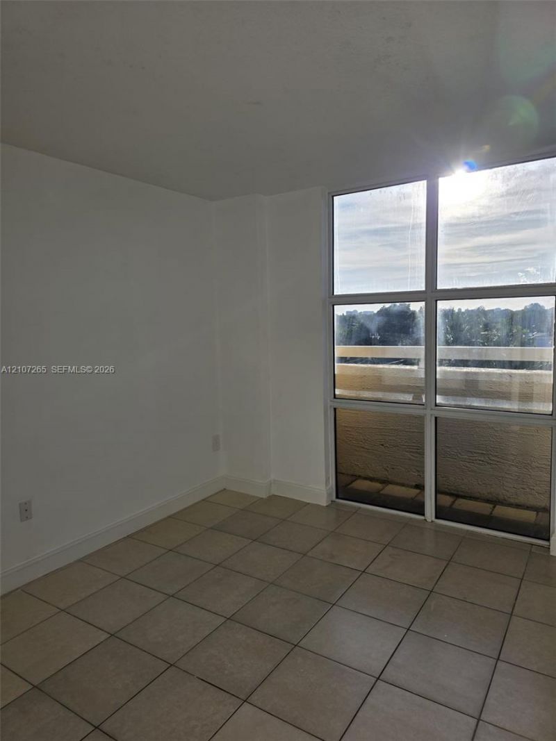 900 SW 8th St , Unit 504, Miami, FL 33130 Photo