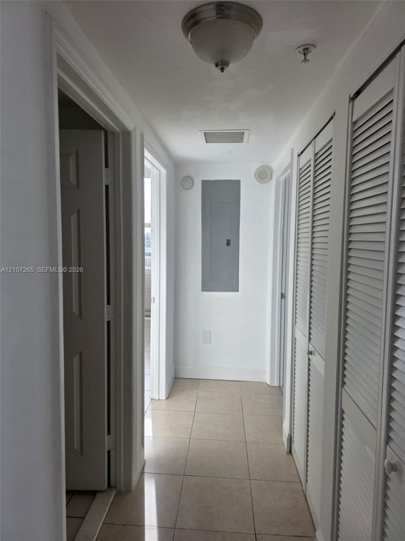 900 SW 8th St , Unit 504, Miami, FL 33130 Photo