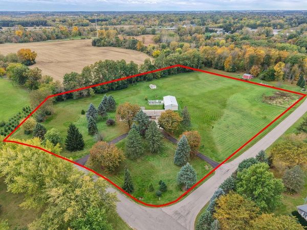 N1615 Center DRIVE, Genoa City, WI 53128