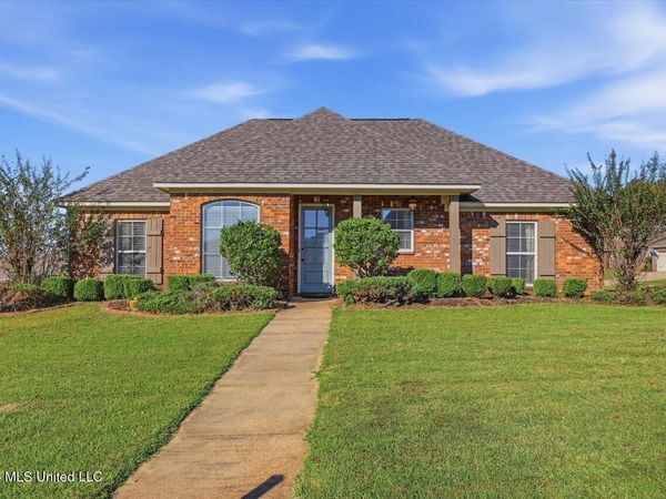 227 Silver Lake, Pearl, MS 39208