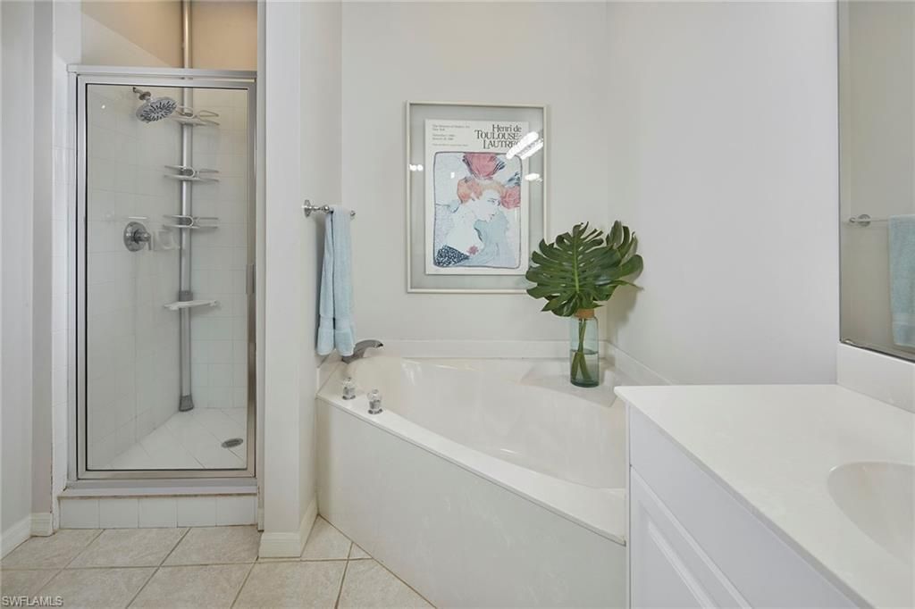 6275 Wilshire Pines Cir, Unit 1008, Naples, FL 34109 Photo