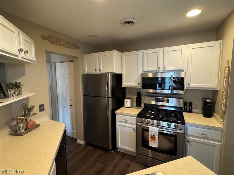 371 N Bayshore Drive, Unit 6, Columbiana, OH 44408 Photo 11