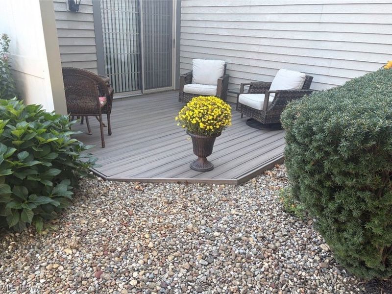371 N Bayshore Drive, Unit 6, Columbiana, OH 44408 Photo 4