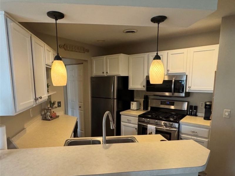 371 N Bayshore Drive, Unit 6, Columbiana, OH 44408 Photo 9