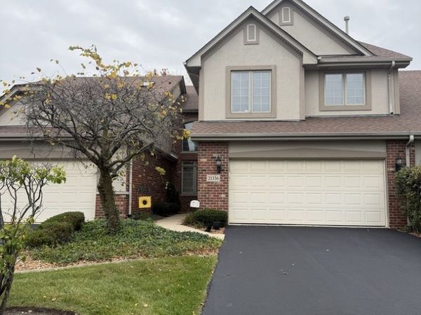 21336 Settlers Pond Drive , Frankfort, IL 60423