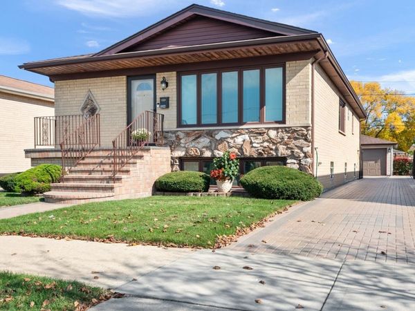 4933 N Sayre Avenue, Chicago, IL 60656