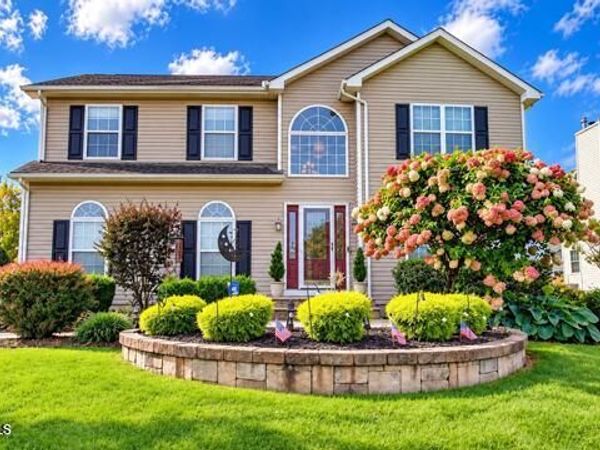 21 Samantha Circle, Matawan, NJ 07747