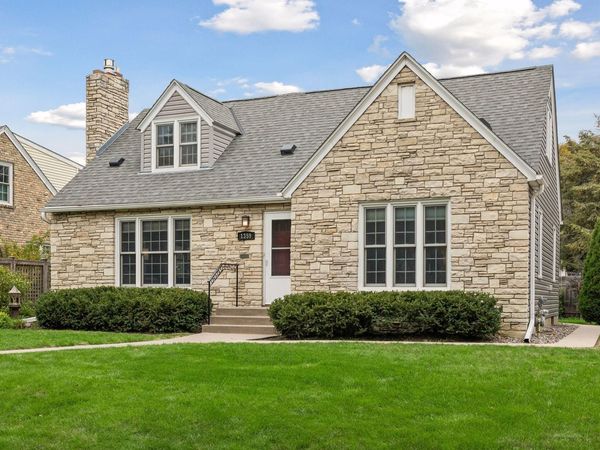 1359 Idaho Avenue W, Falcon Heights, MN 55108
