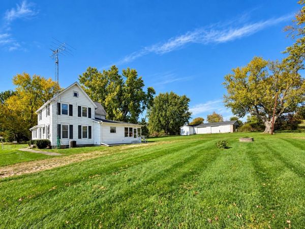 8223 E Creek Road, Janesville, WI 53546