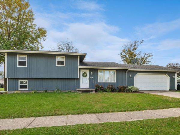 1401 Sandra Circle, Adel, IA 50003
