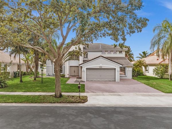 2048 NW 126th Ave , Pembroke Pines, FL 33028