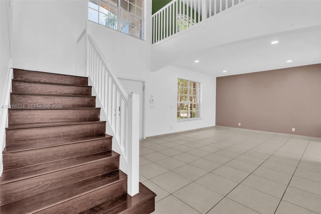 2048 NW 126th Ave , Pembroke Pines, FL 33028 Photo