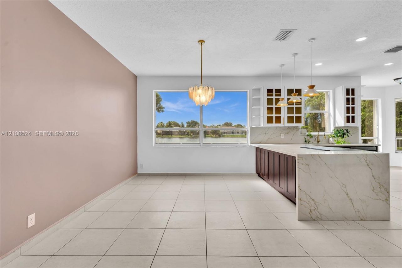 2048 NW 126th Ave , Pembroke Pines, FL 33028 Photo