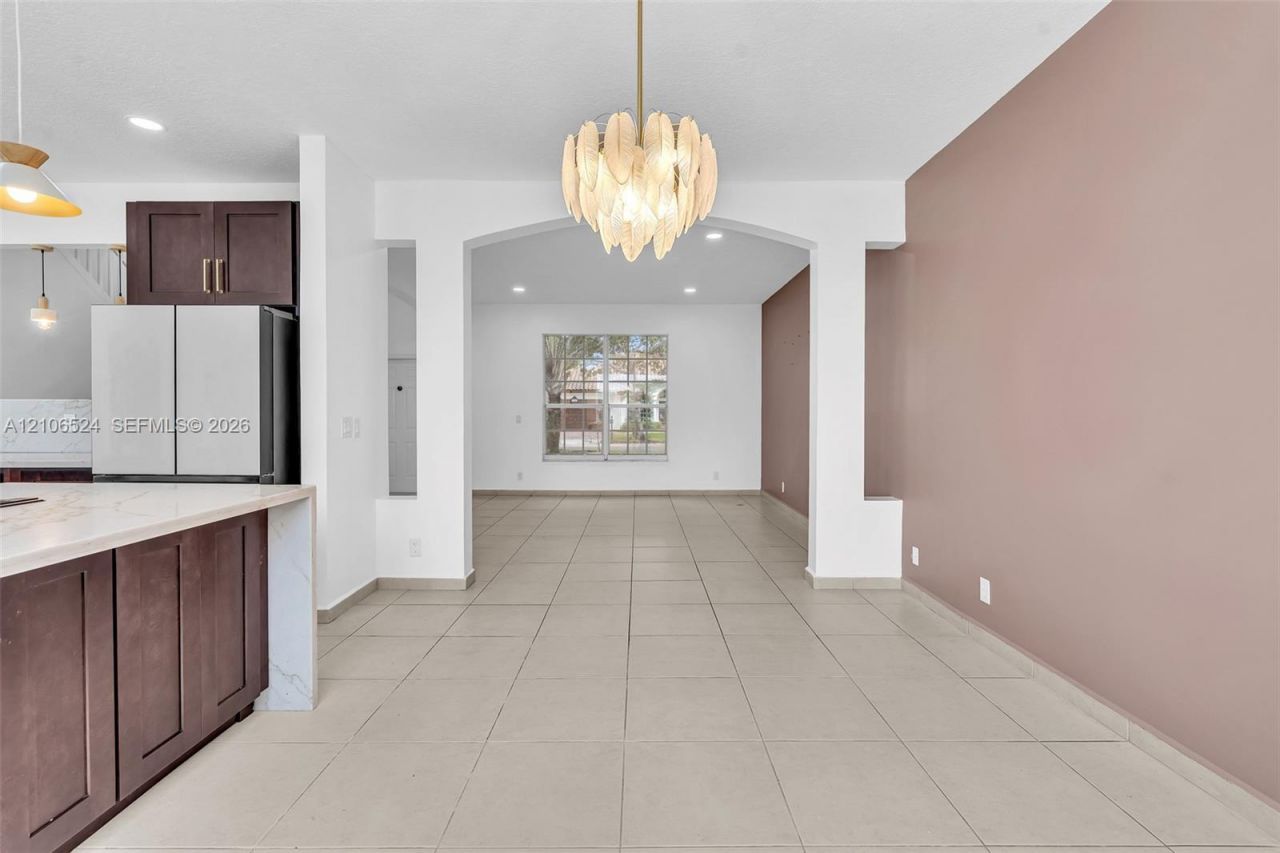 2048 NW 126th Ave , Pembroke Pines, FL 33028 Photo