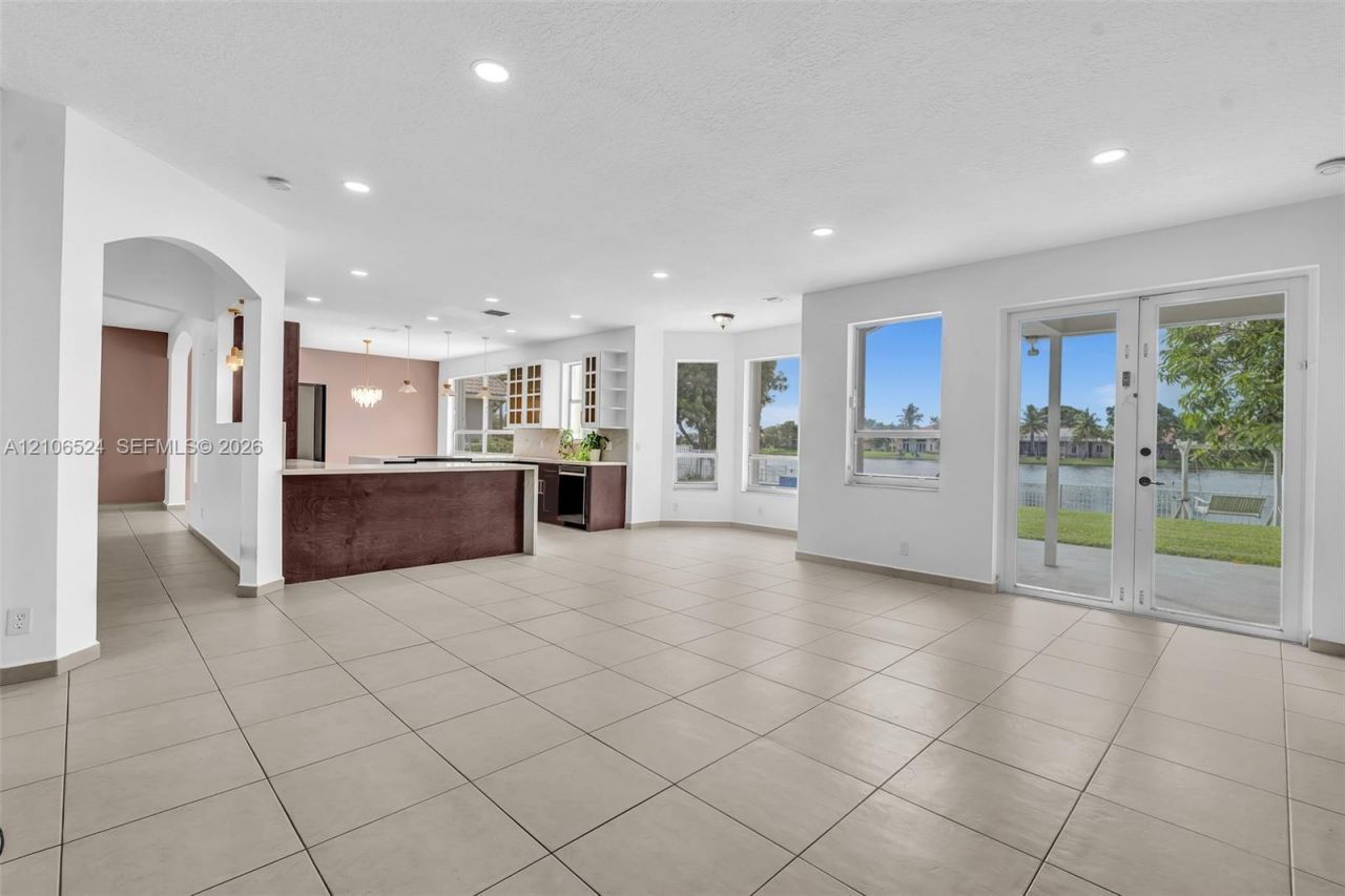 2048 NW 126th Ave , Pembroke Pines, FL 33028 Photo