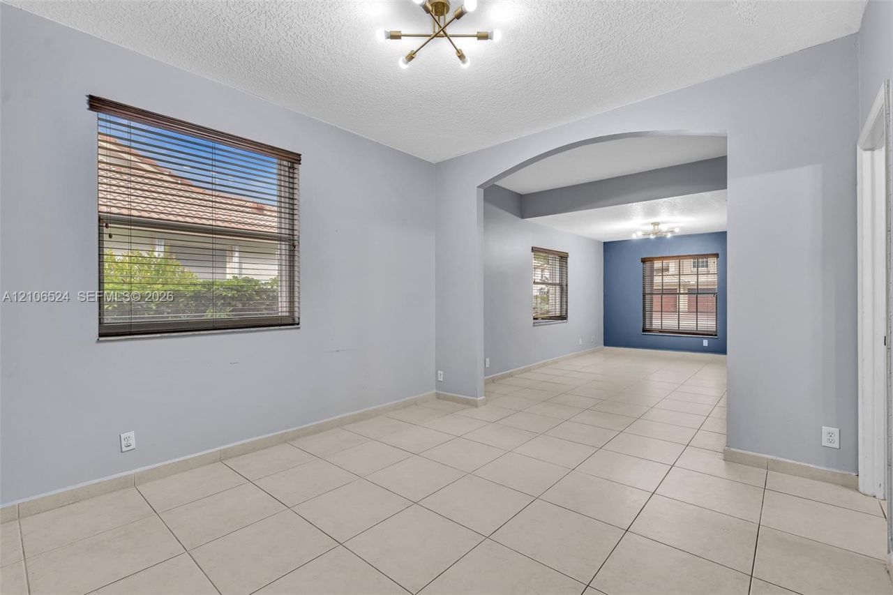 2048 NW 126th Ave , Pembroke Pines, FL 33028 Photo