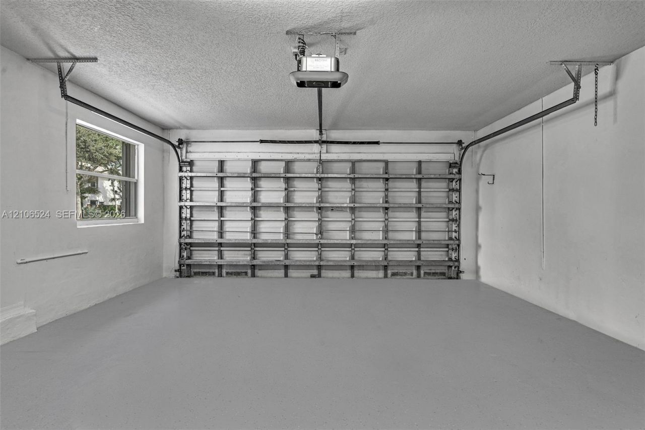 2048 NW 126th Ave , Pembroke Pines, FL 33028 Photo