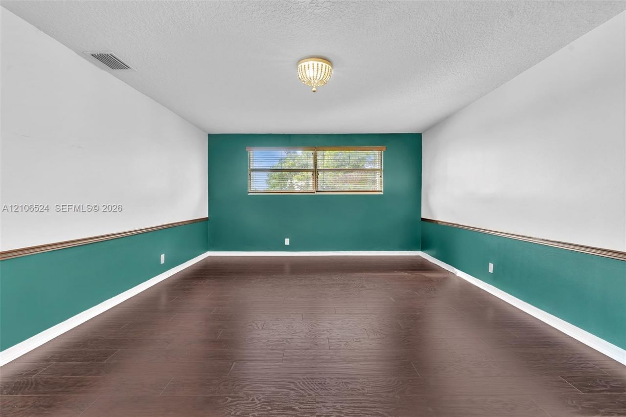 2048 NW 126th Ave , Pembroke Pines, FL 33028 Photo